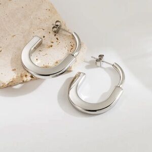 Oval shaped earrings stainless steel